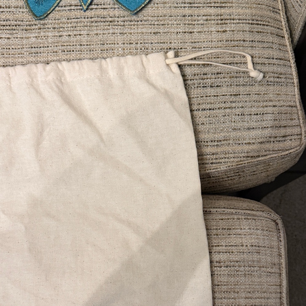 Valentino Cream Dust Bag with Red Tag - Picture 10 of 11